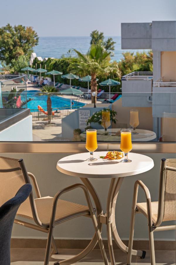 Hotel Kathrin Beach อาเดเลียโนส กัมโปส ภายนอก รูปภาพ