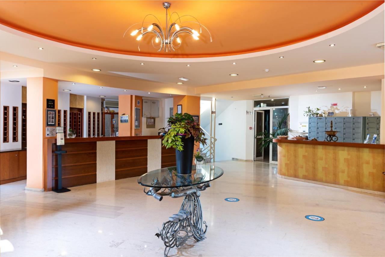 Hotel Kathrin Beach อาเดเลียโนส กัมโปส ภายนอก รูปภาพ