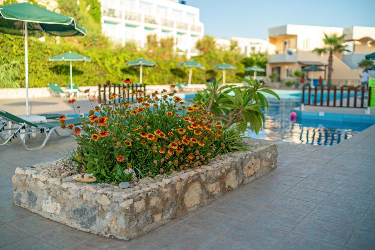 Hotel Kathrin Beach อาเดเลียโนส กัมโปส ภายนอก รูปภาพ