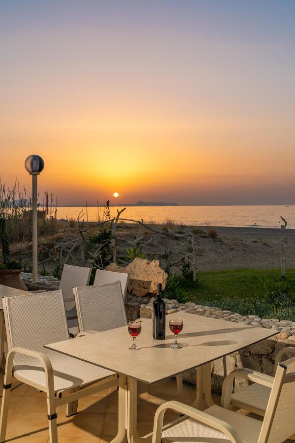 Hotel Kathrin Beach อาเดเลียโนส กัมโปส ภายนอก รูปภาพ